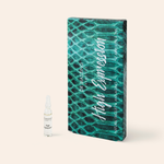 Dr. Massing High Expression Gesichtsampulle Produktverpackung vor beigen Hintergrund