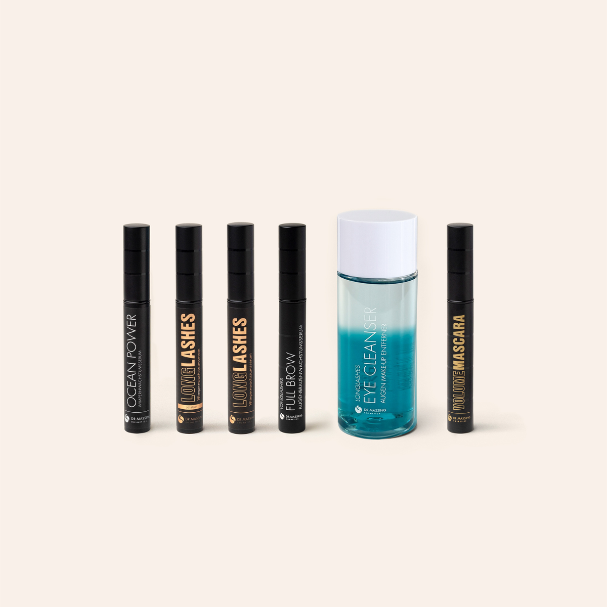 LongLashes Produkte mit Ocean Power, Sensitive und Classic Wimpernserum, Augenbrauenserum, Eye Cleanser und Mascara vor beigen Hintergrund