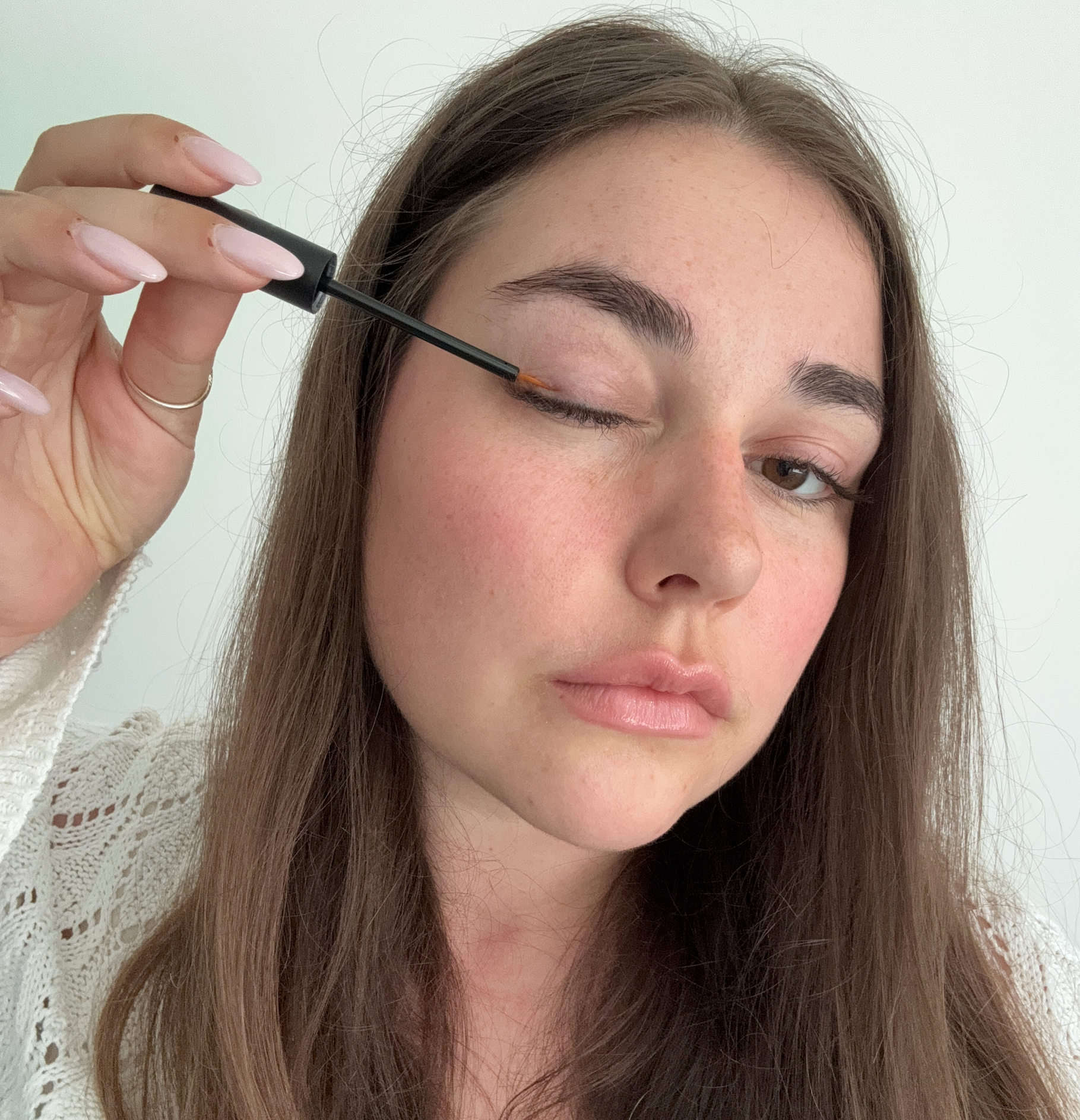 2. Schritt der Anwendung des Ocean Power Wimpernserum