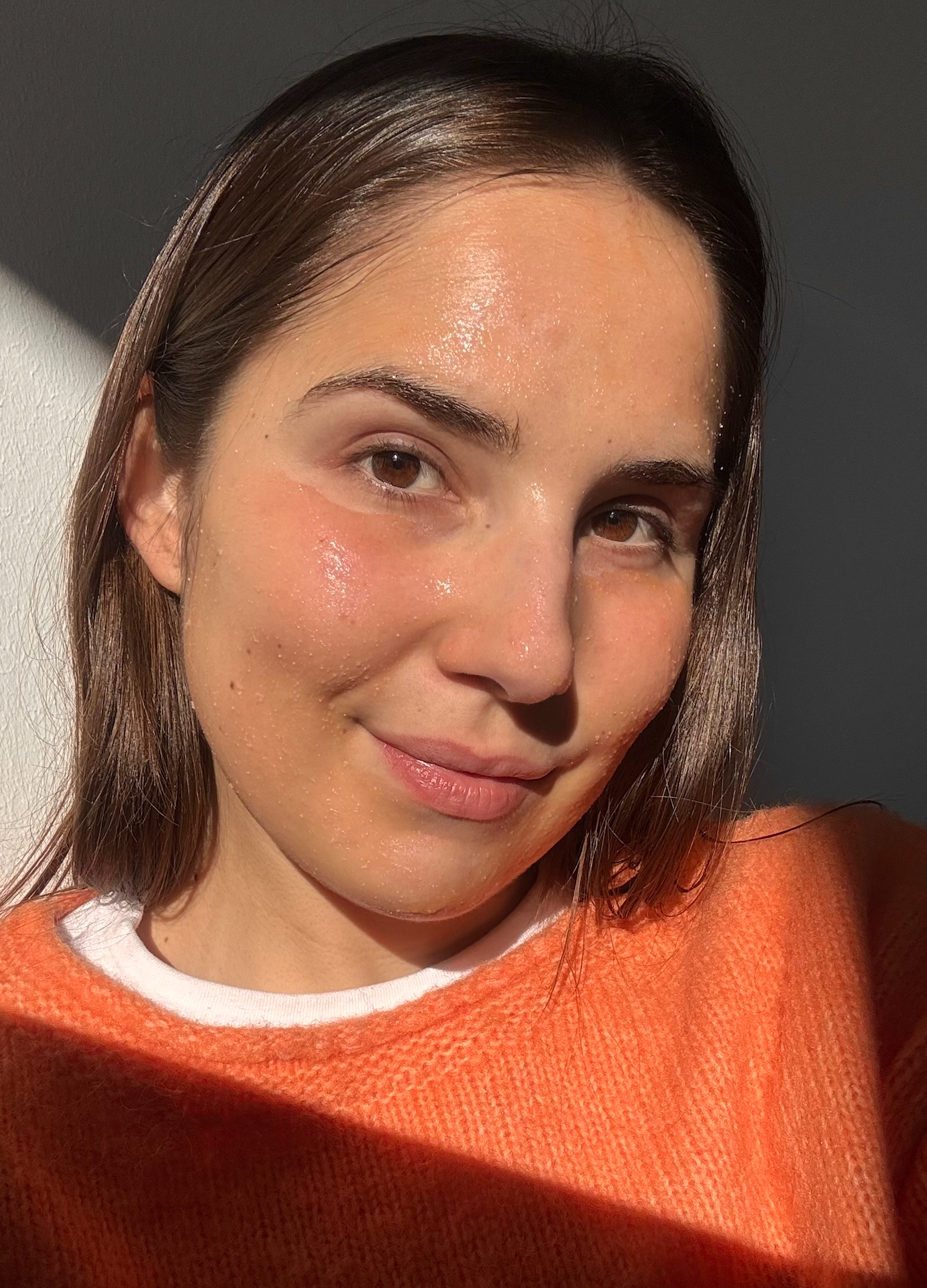 2. Schritt Anwendung Payalove Peeling im Gesicht verteilen