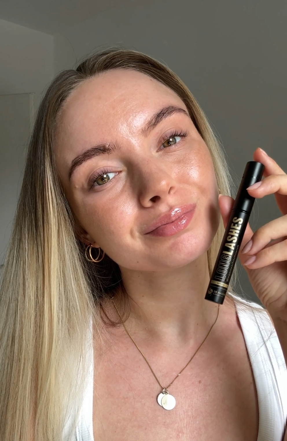 3. Schritt der Anwendung des Sensitive Wimpernserums